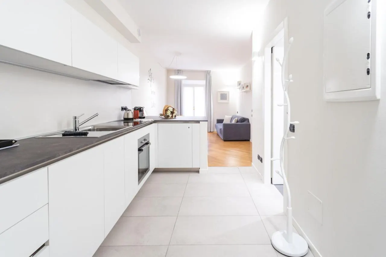 White Flat In Como City Center By Rent All Como