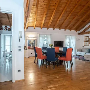 A Casa Nuccia Mansarda By Solutions Apartment