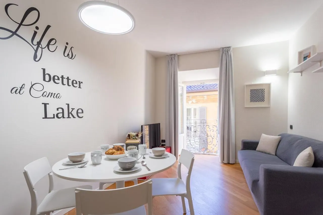 White Flat In Como City Center By Rent All 科莫 公寓