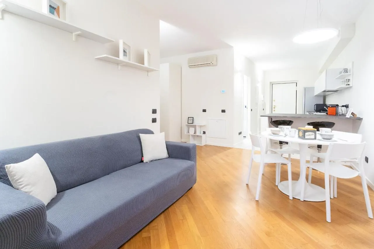 White Flat In Como City Center By Rent All 科莫