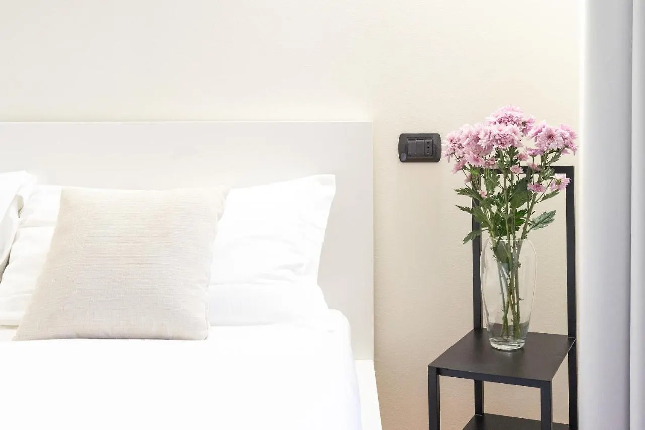 Apartment White Flat In Como City Center By Rent All Como